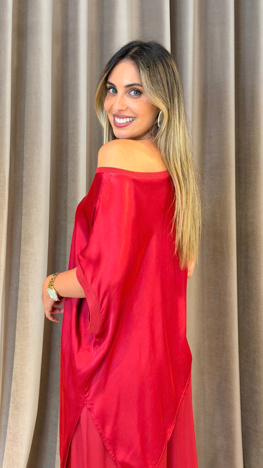 Blusa acetinada assimétrica cereja