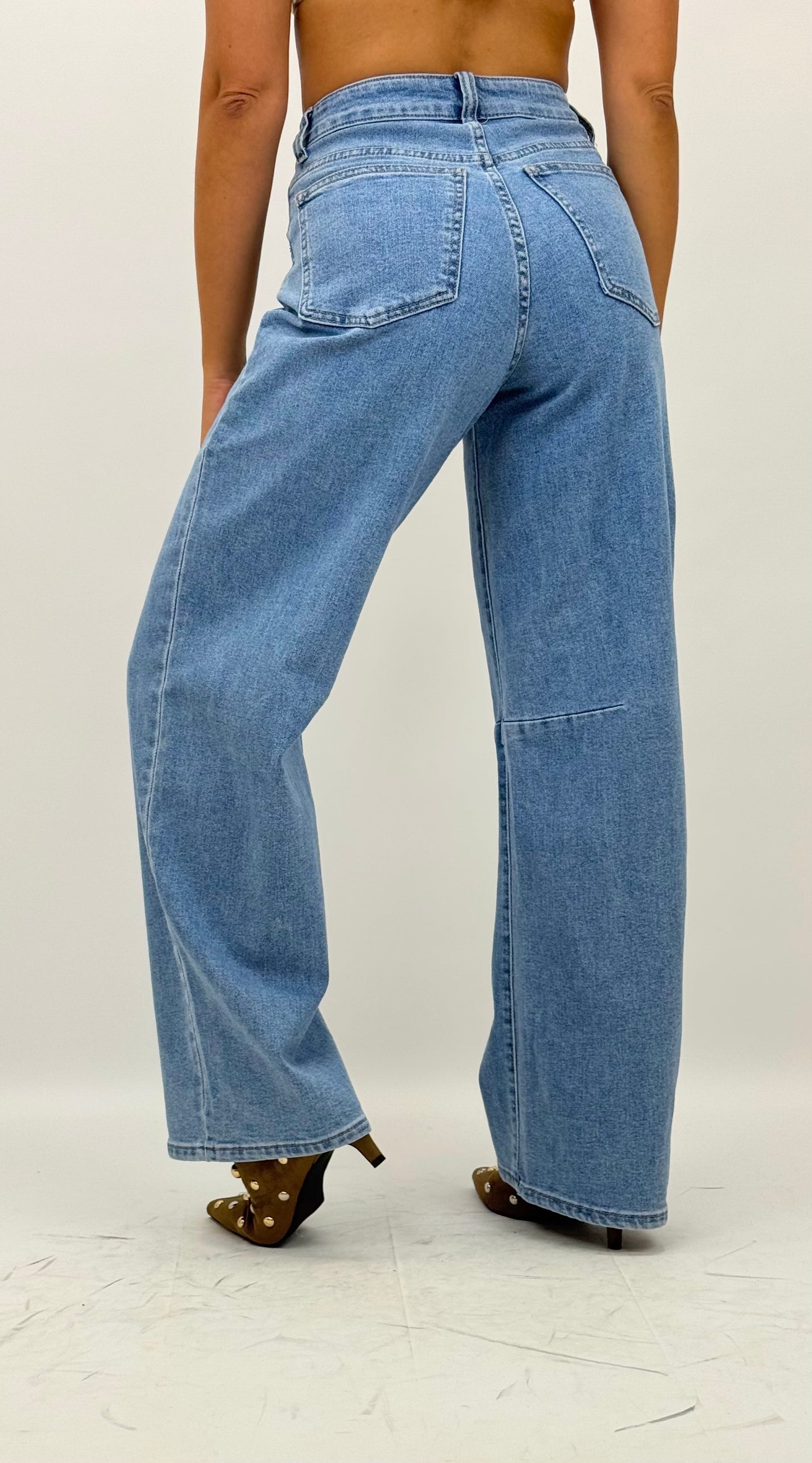 Calça ganga clara estilo baggy