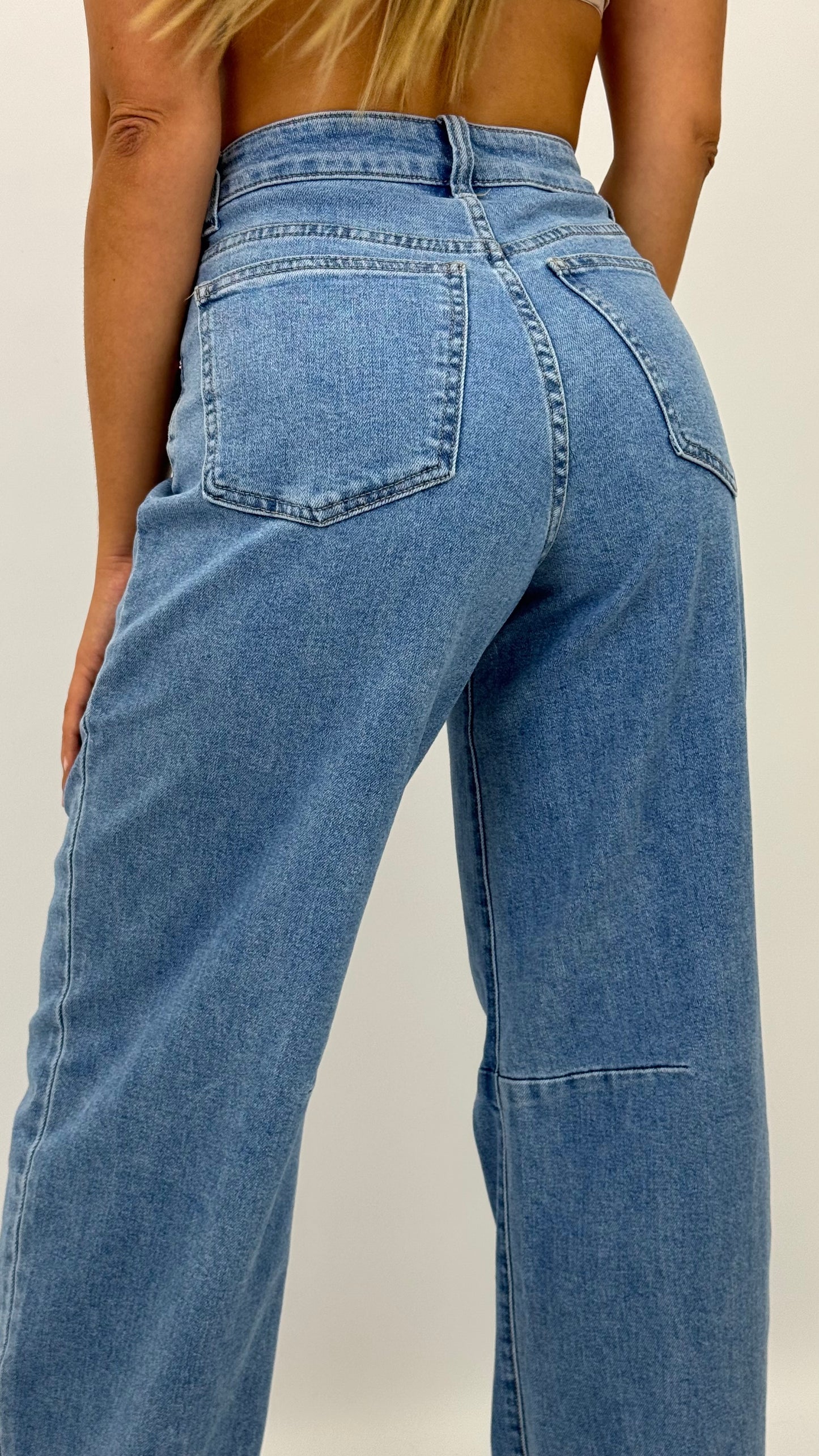 Calça ganga clara estilo baggy