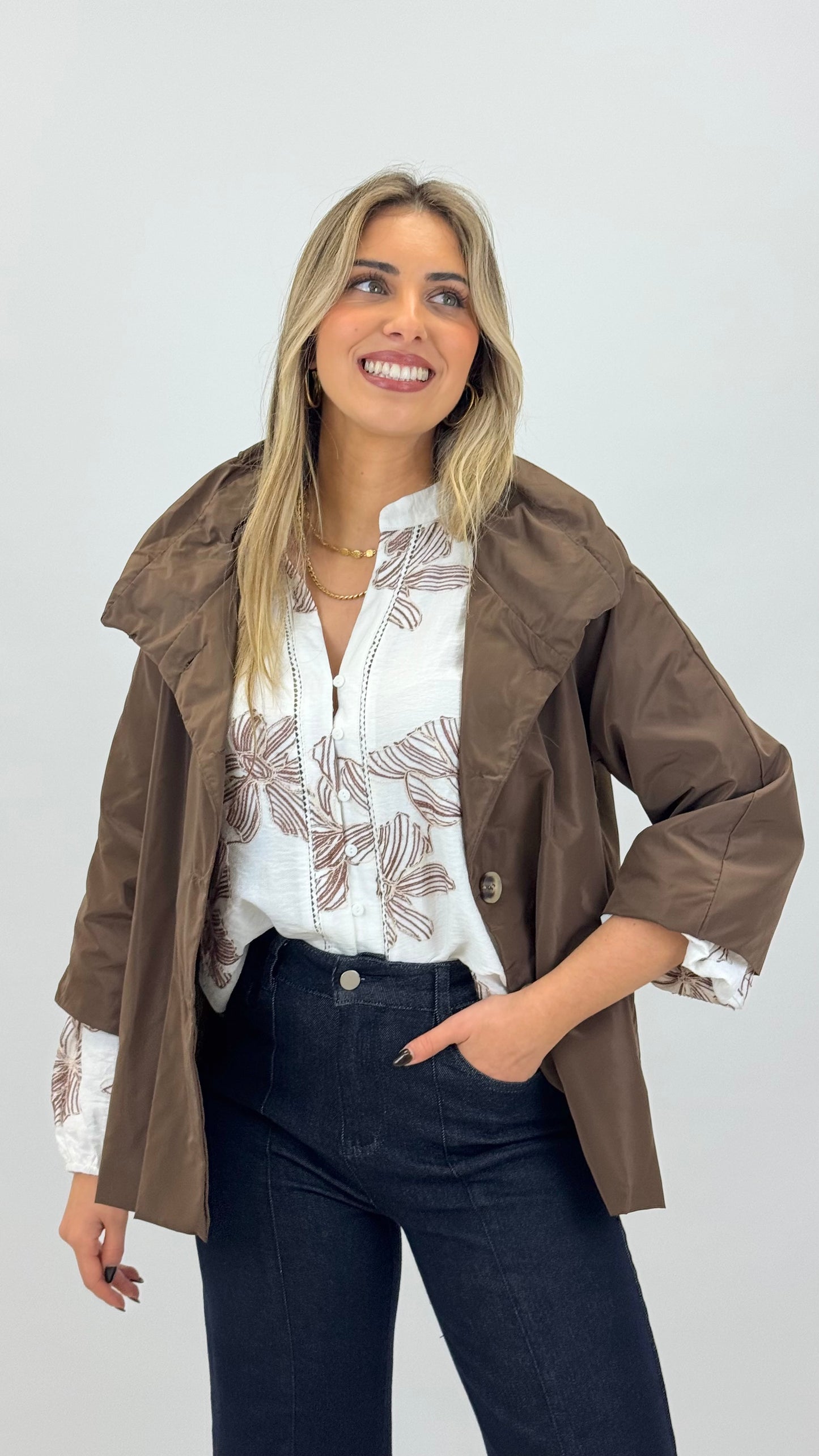 Parka manga 3/4 com botões castanho