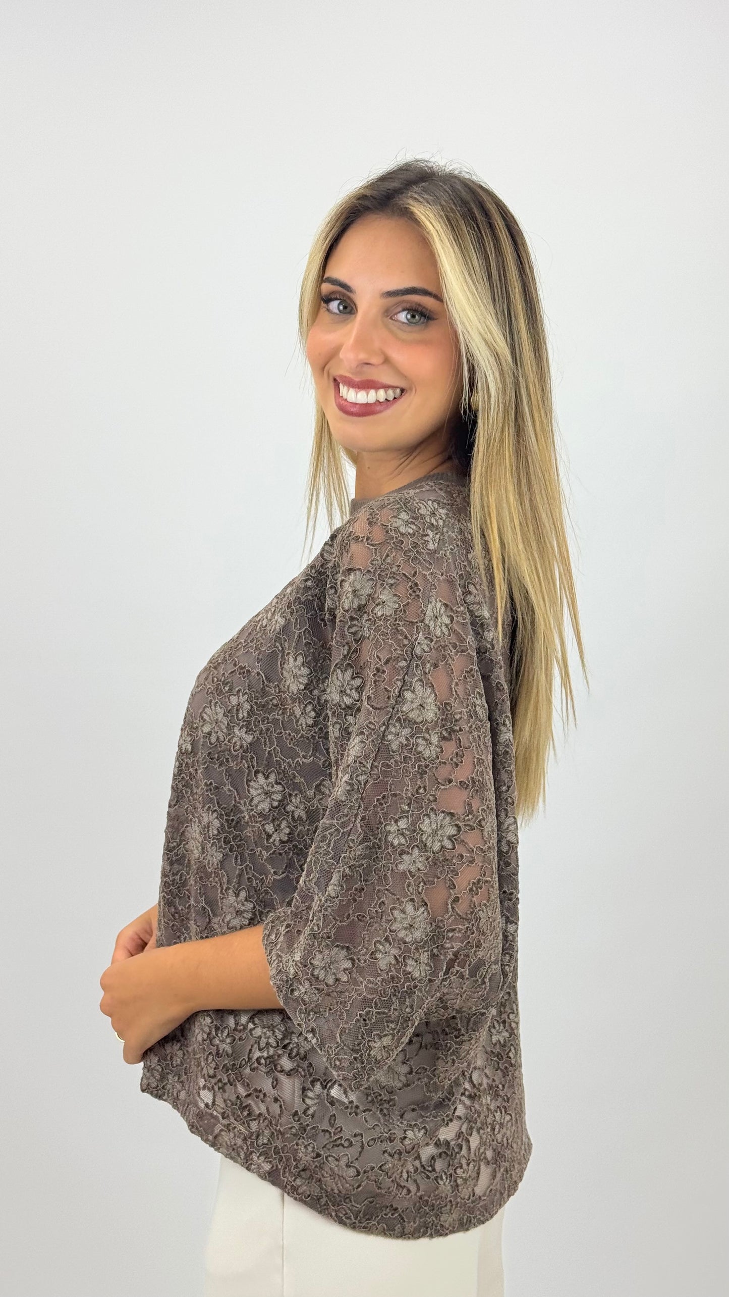 Camisola rendada castanho/taupe