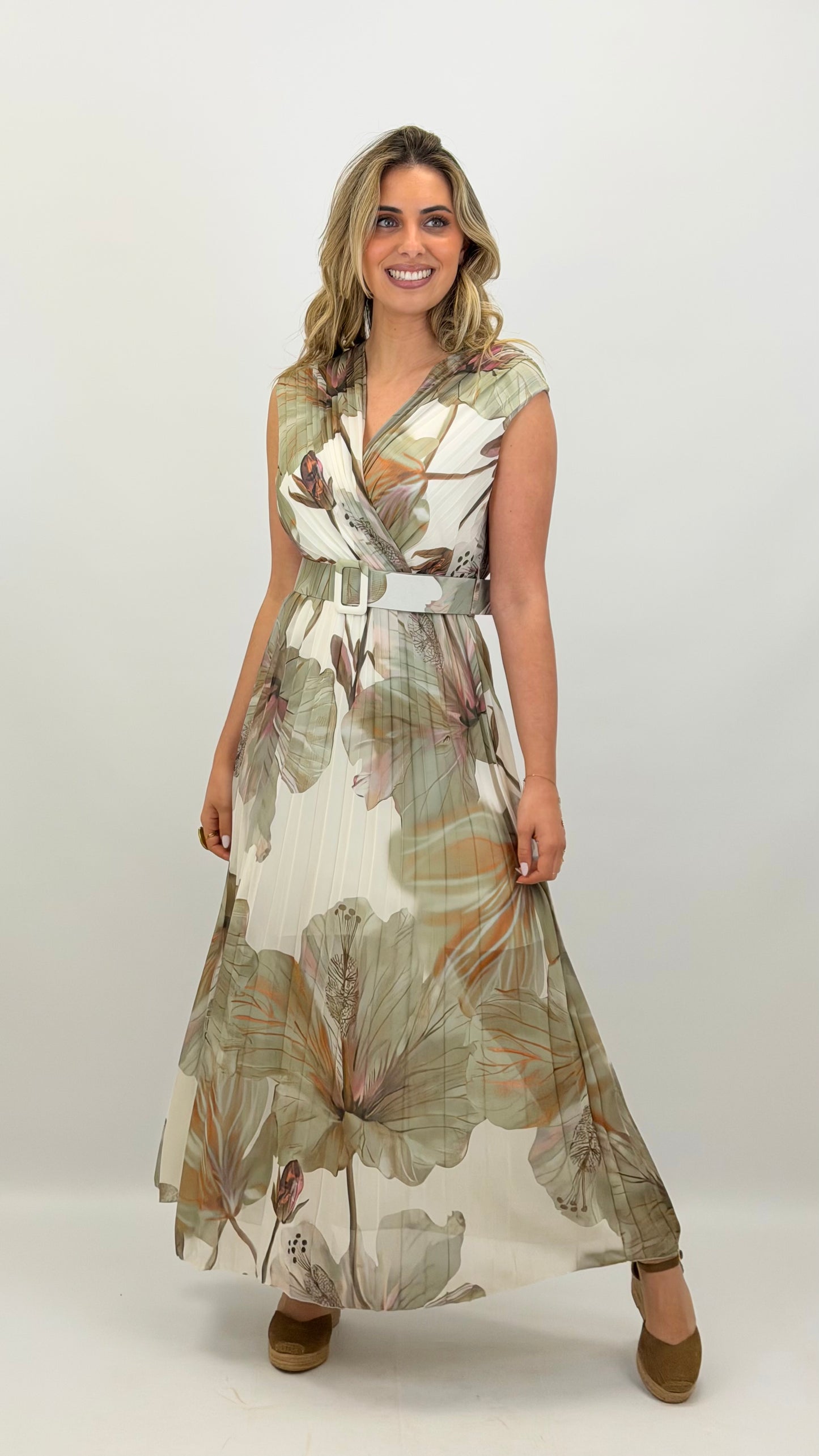 Vestido midi plissado estampado floral tons verde