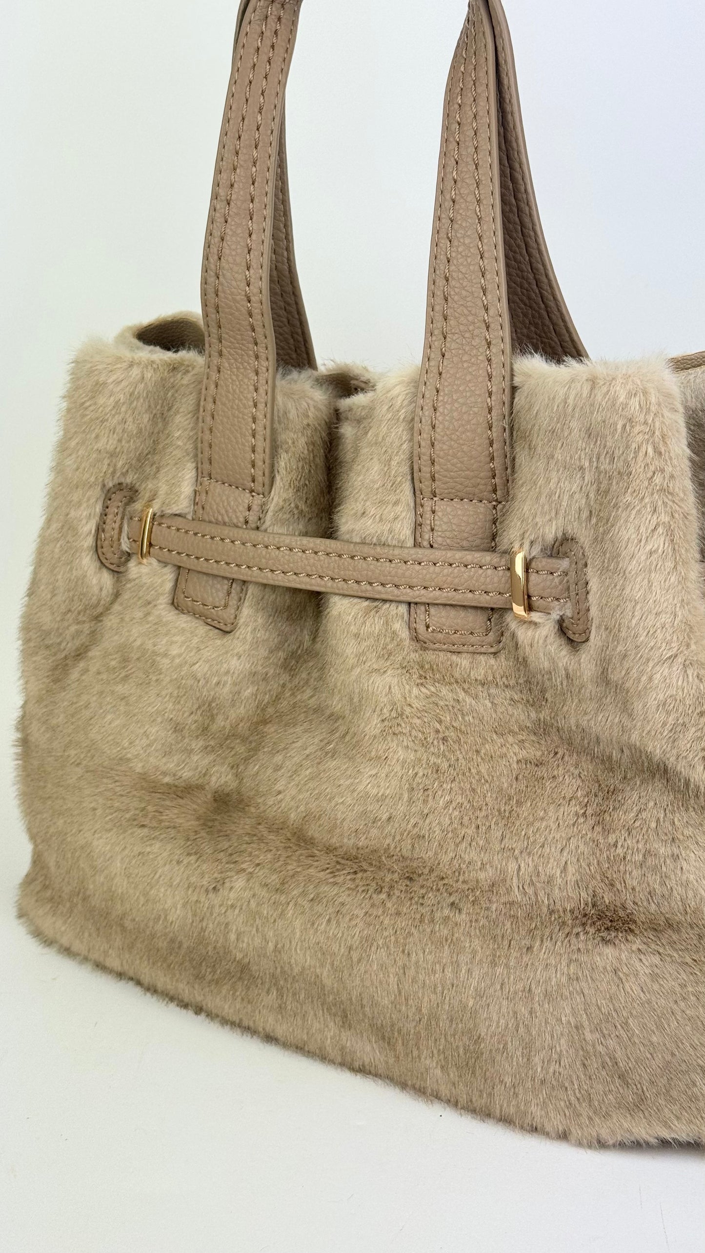 Carteira pelinho bege