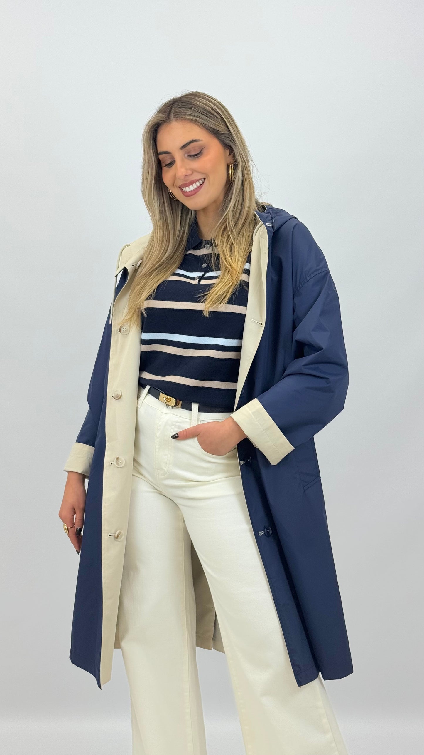 Parka comprida reversível bege e azul-marinho