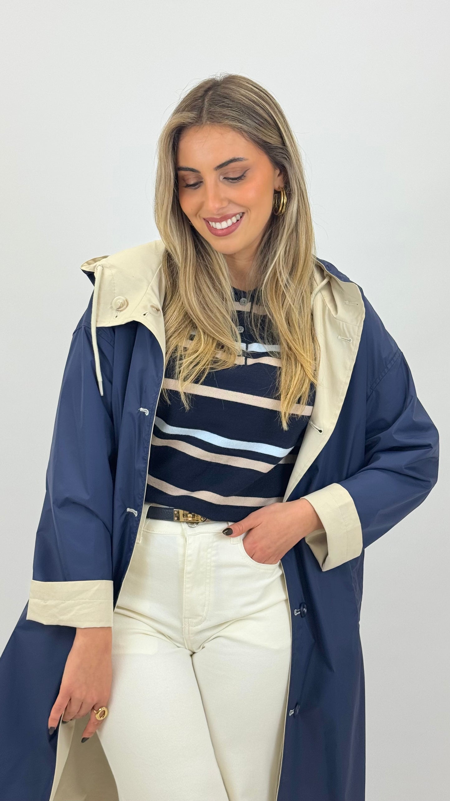 Parka comprida reversível bege e azul-marinho