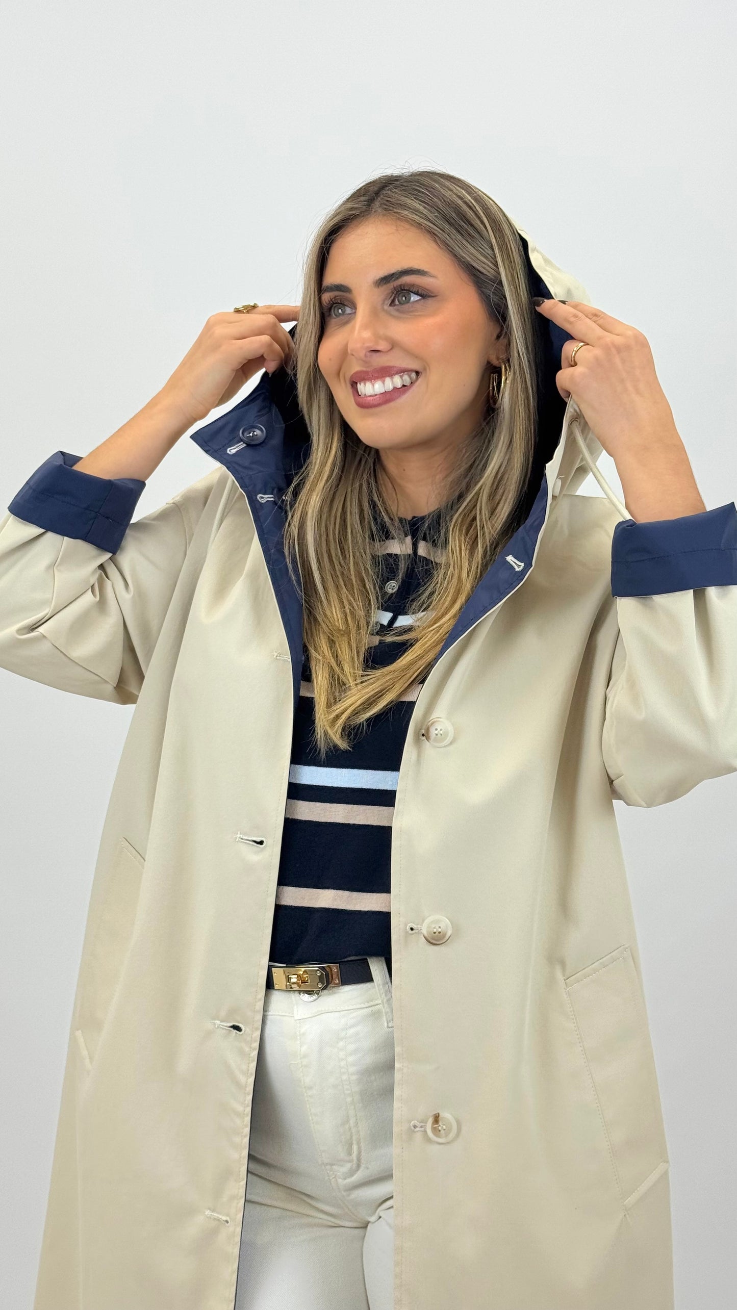 Parka comprida reversível bege e azul-marinho