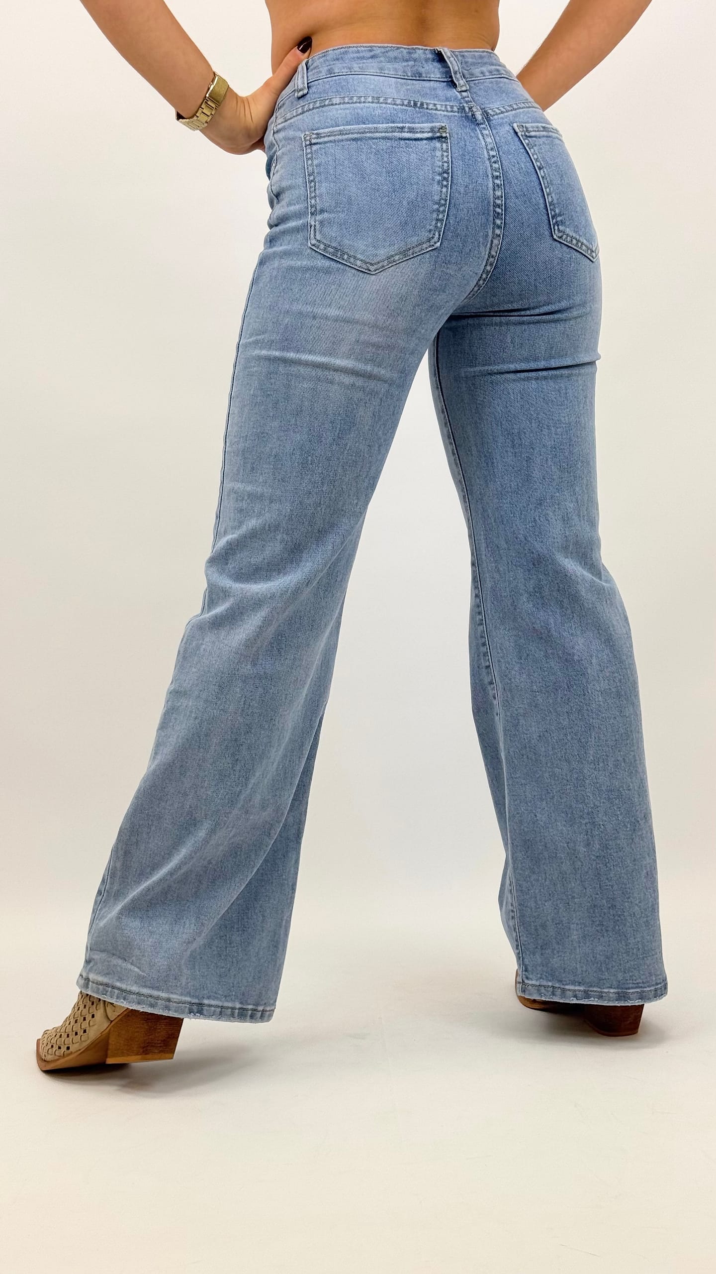Calças de ganga lavagem média modelo wide-leg