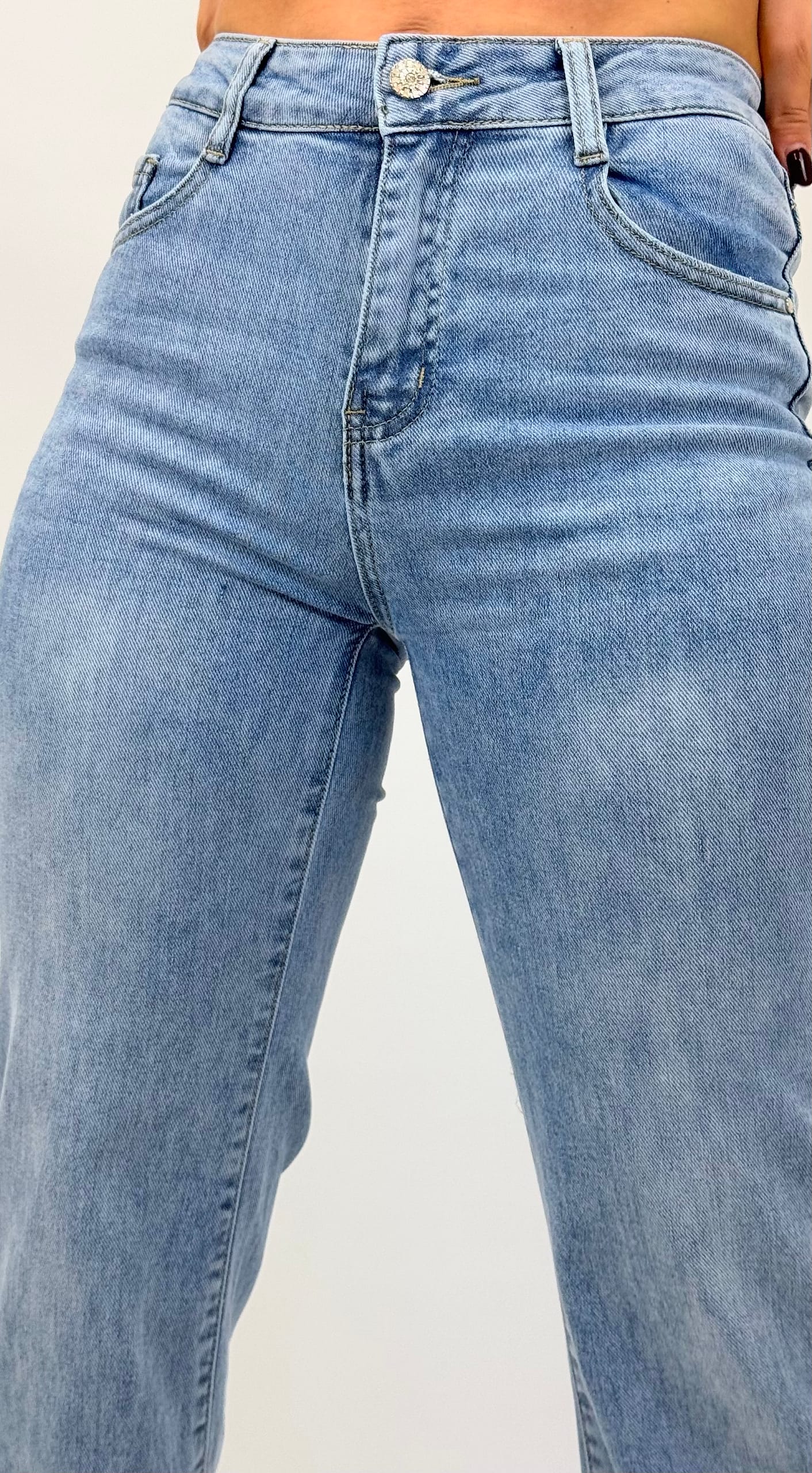 Calças de ganga lavagem média modelo wide-leg