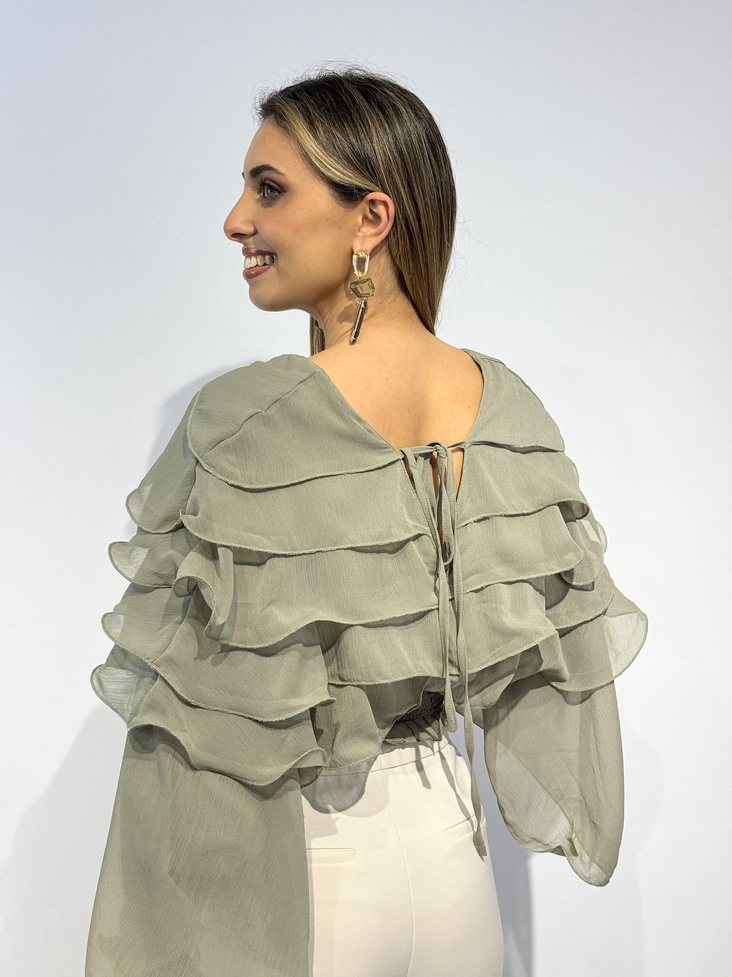 Blusa folhos verde-seco