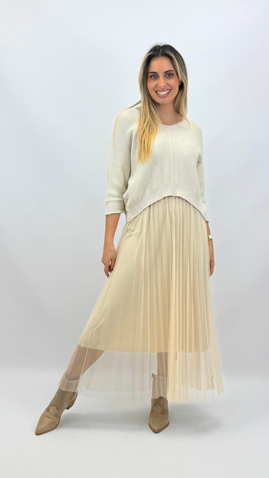 Vestido em tule com camisola malha bege