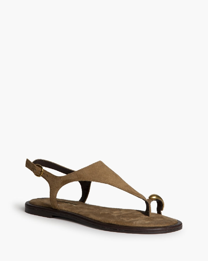 Sandália rasa estilo camurça camel com detalhe dourado