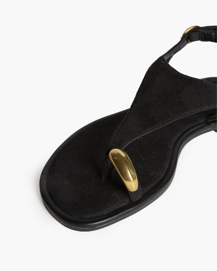 Sandália rasa estilo camurça preto com detalhe dourado