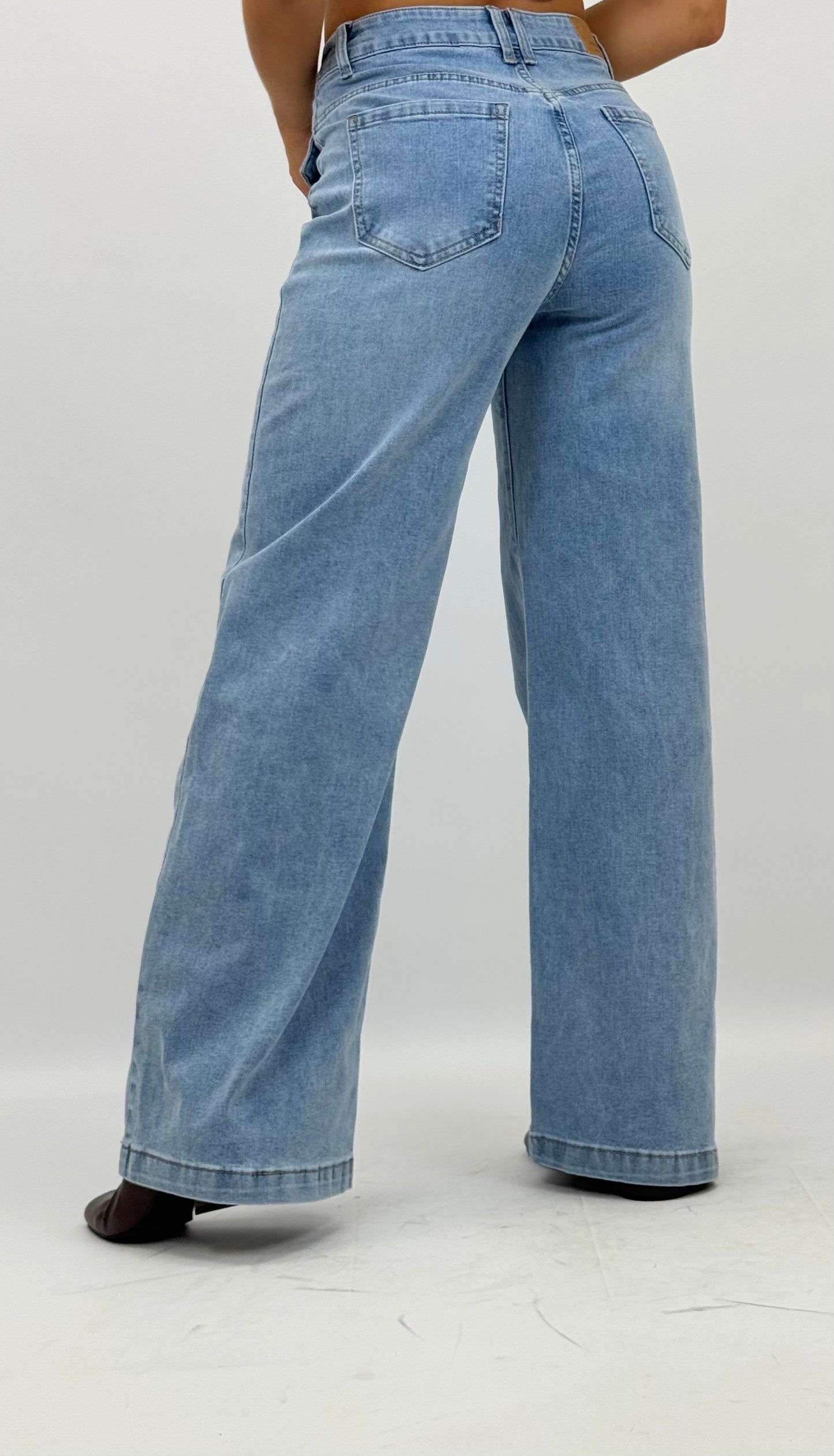 Calças ganga-clara wide-leg com bolsos na frente