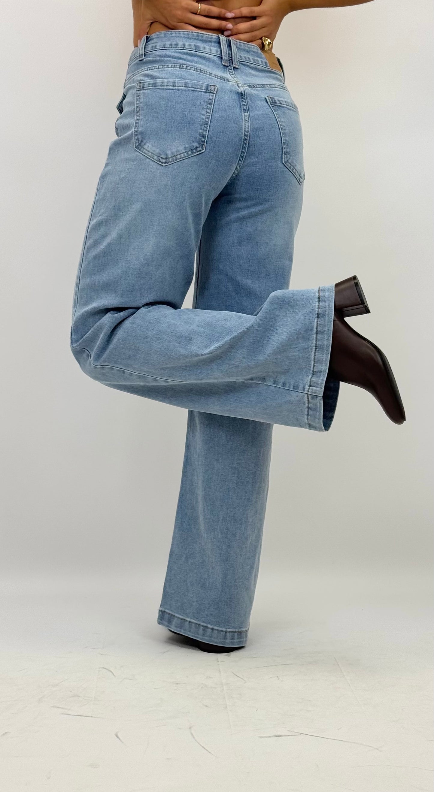 Calças ganga-clara wide-leg com bolsos na frente