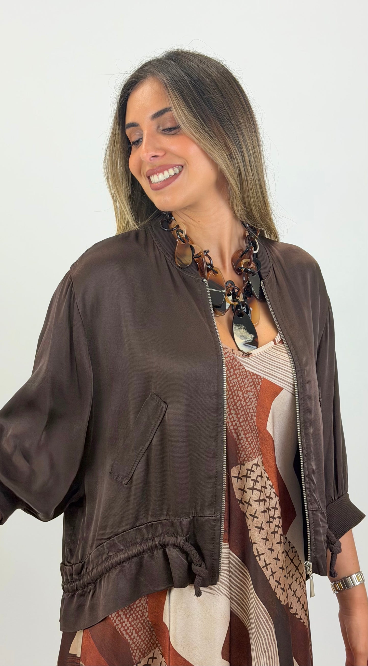 Bomber acetinado castanho