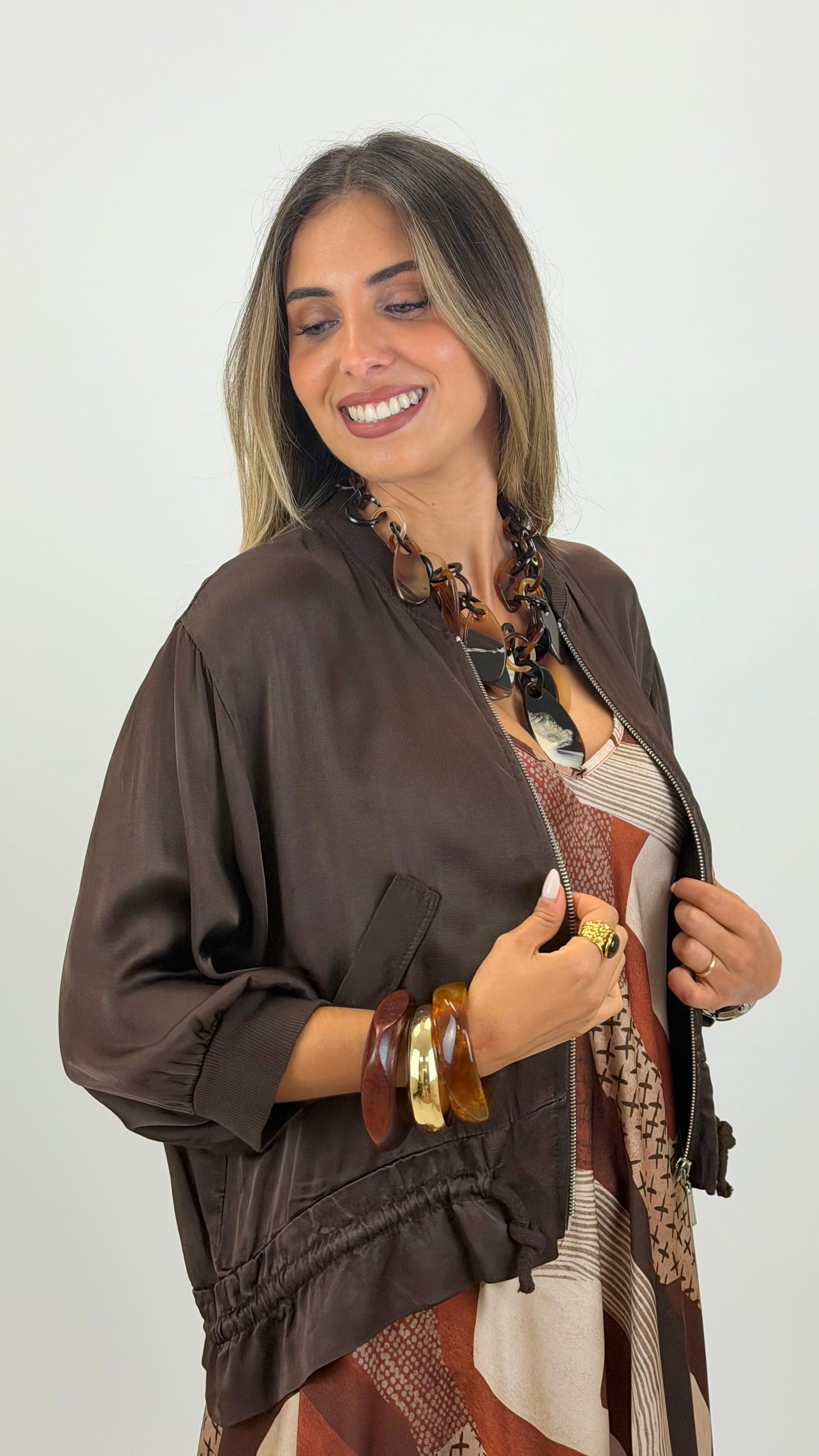Bomber acetinado castanho