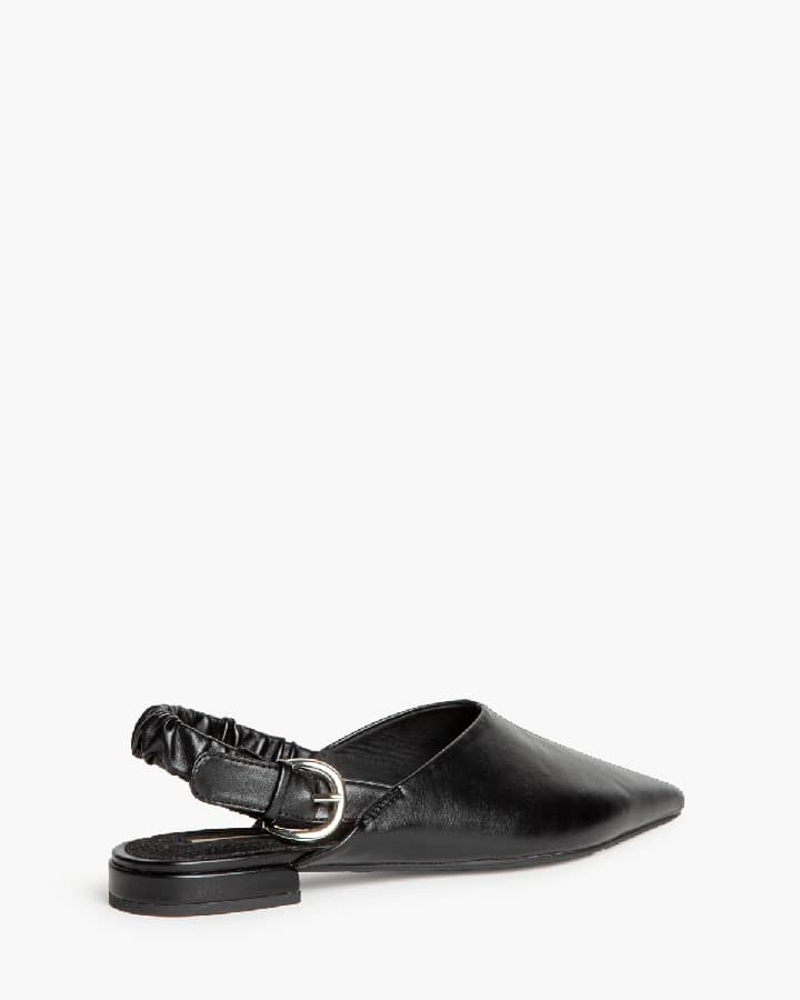 Mules eco-pele com elástico pretas
