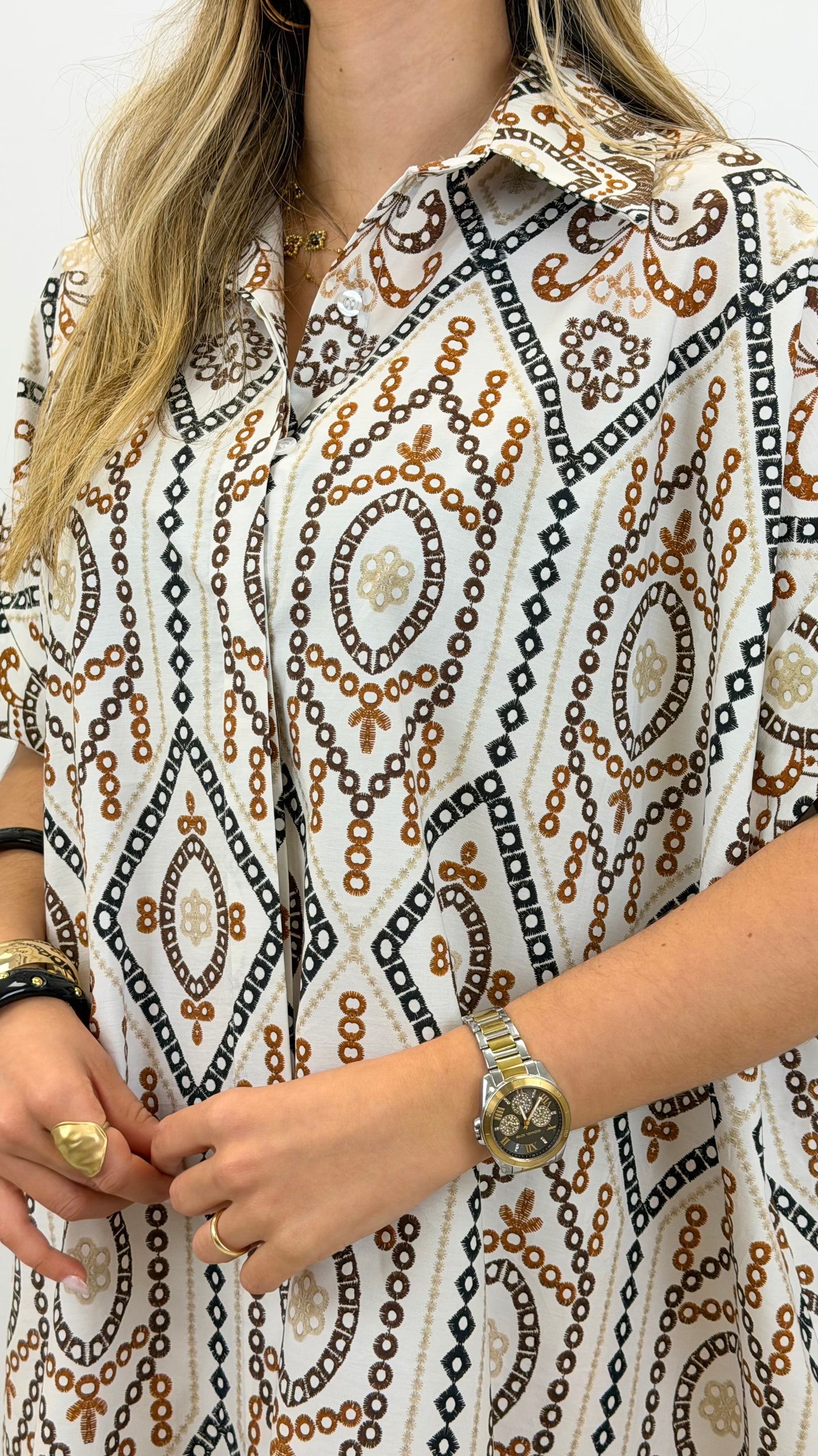 Vestido largo em algodão com estampado tons telha, castanho e preto