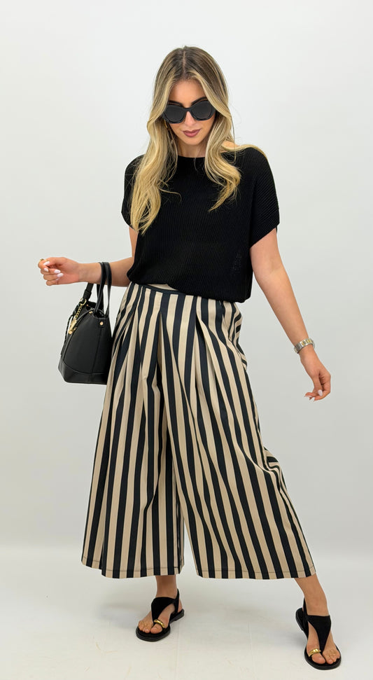 Bermudas tecido fresco lista preta e taupe