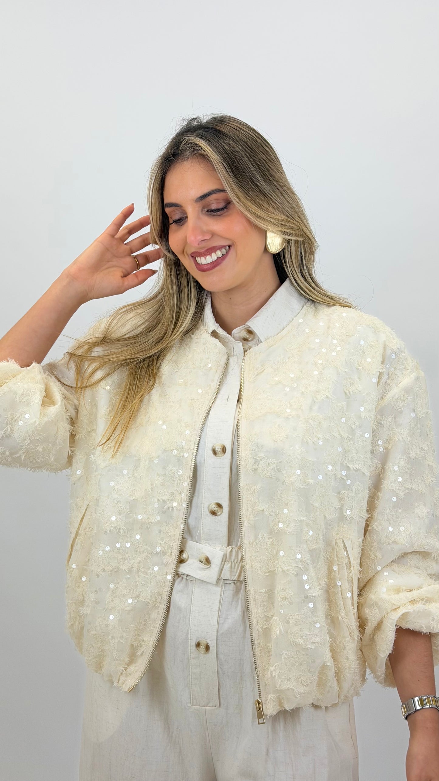 Bomber pérola com lantejoulas