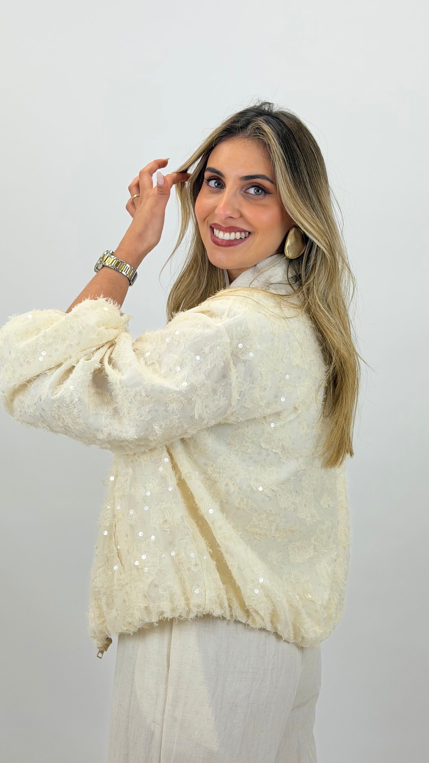 Bomber pérola com lantejoulas