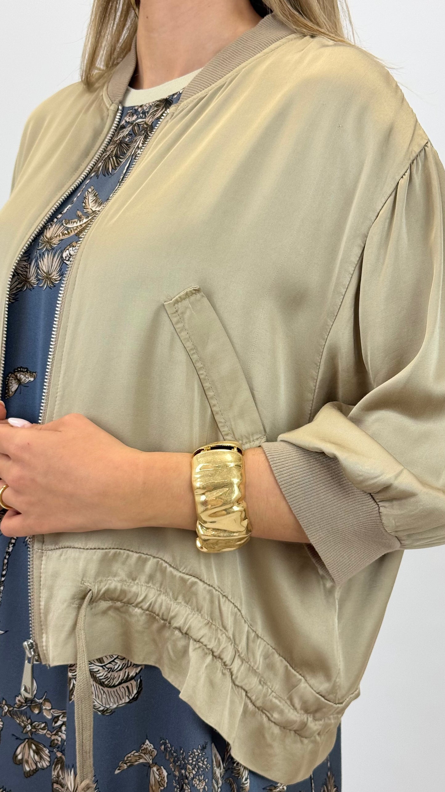 Bomber acetinado kaki
