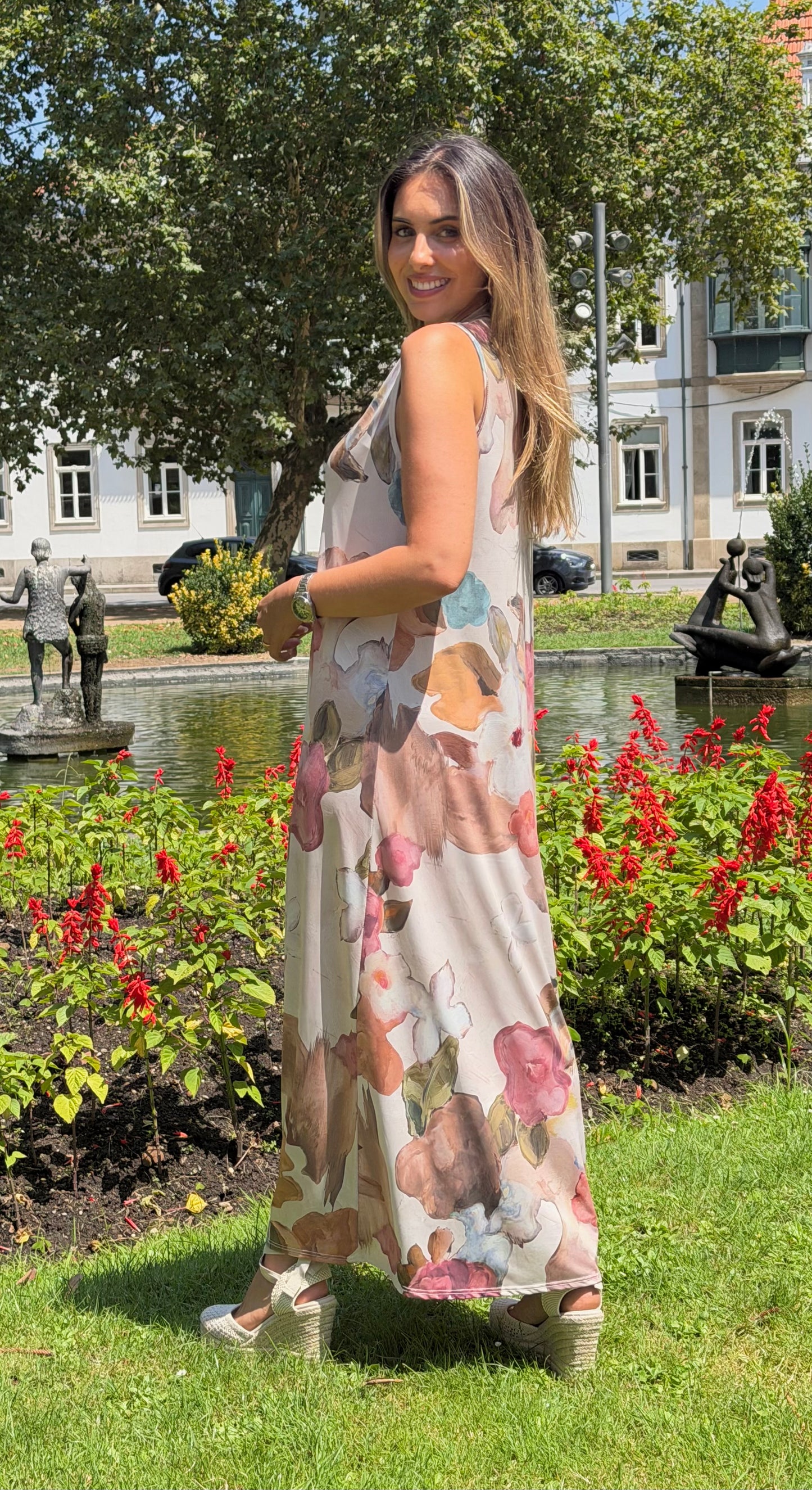 Vestido malha fria padrão floral romântico