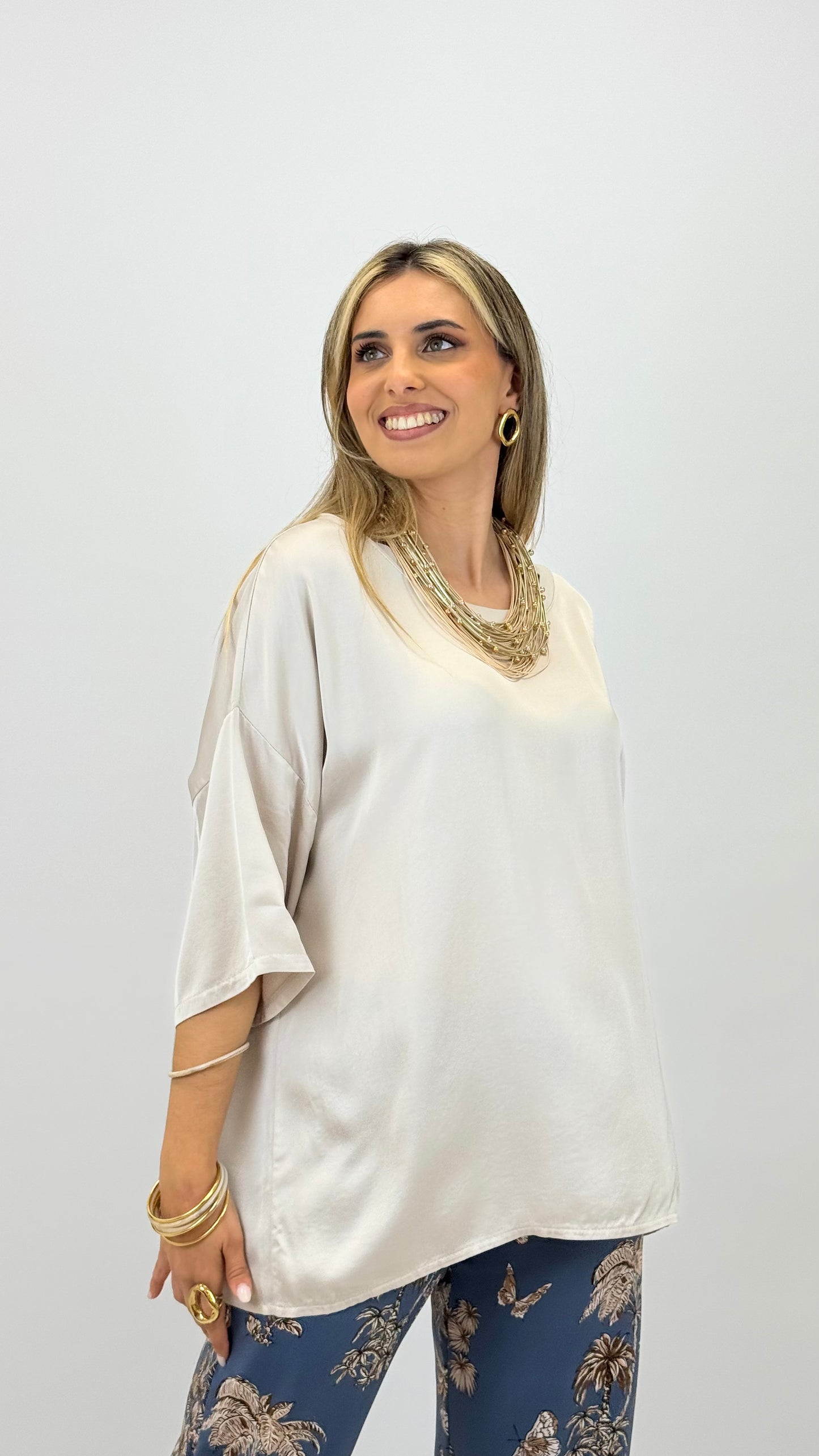 Blusa oversized acetinada cru