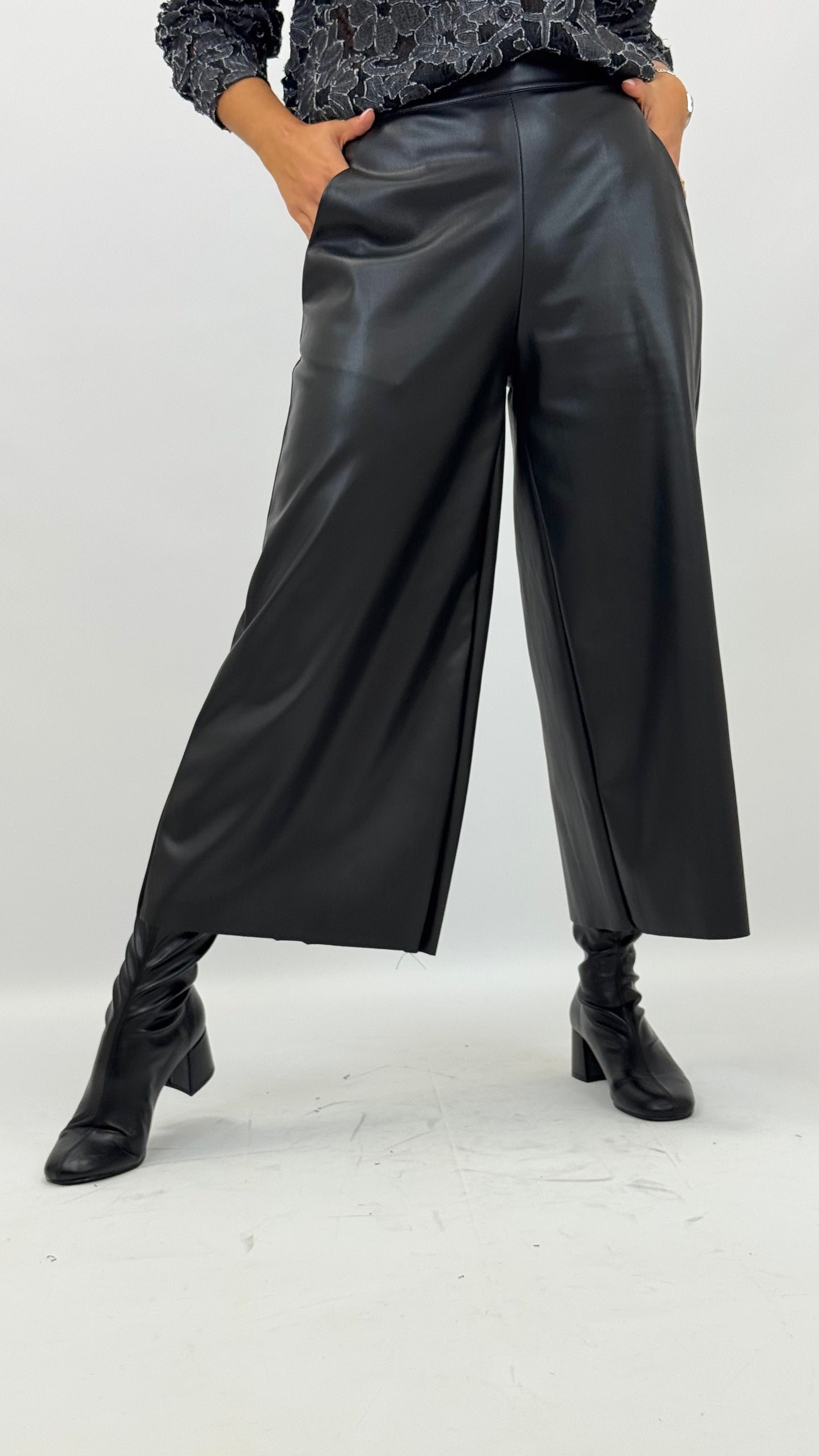 Cullotes estilo napa preto