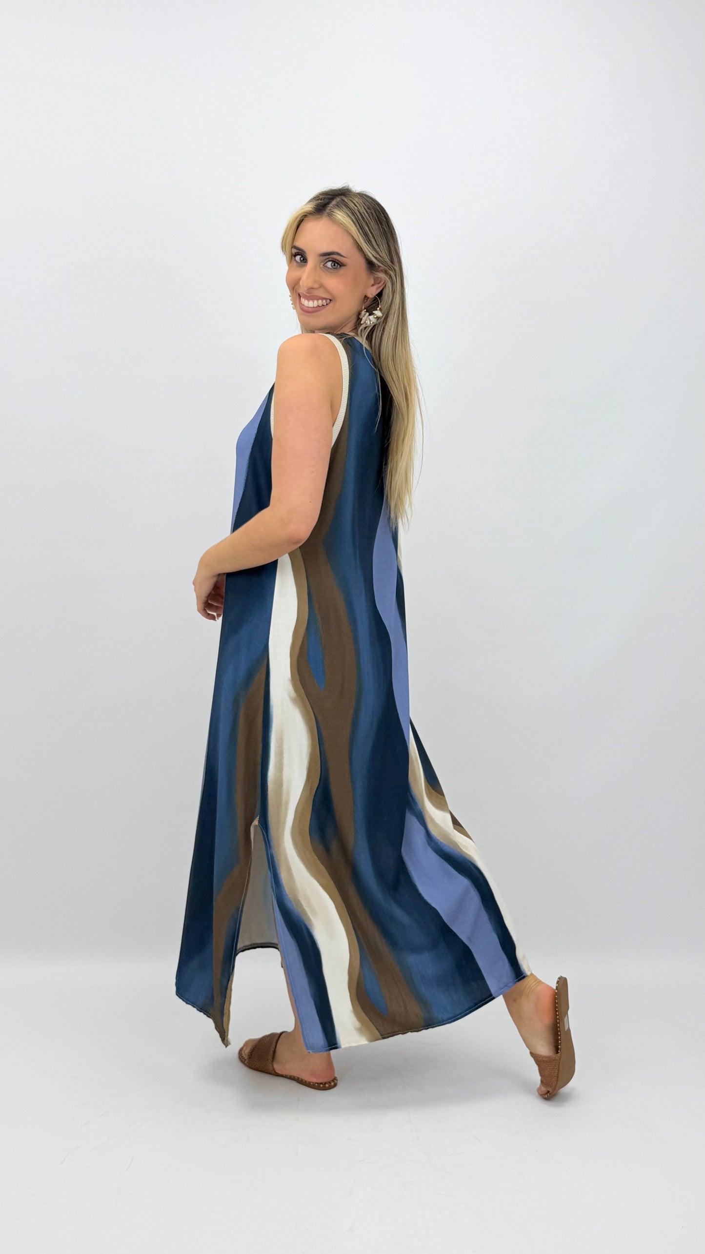 Vestido midi tons azul e bege