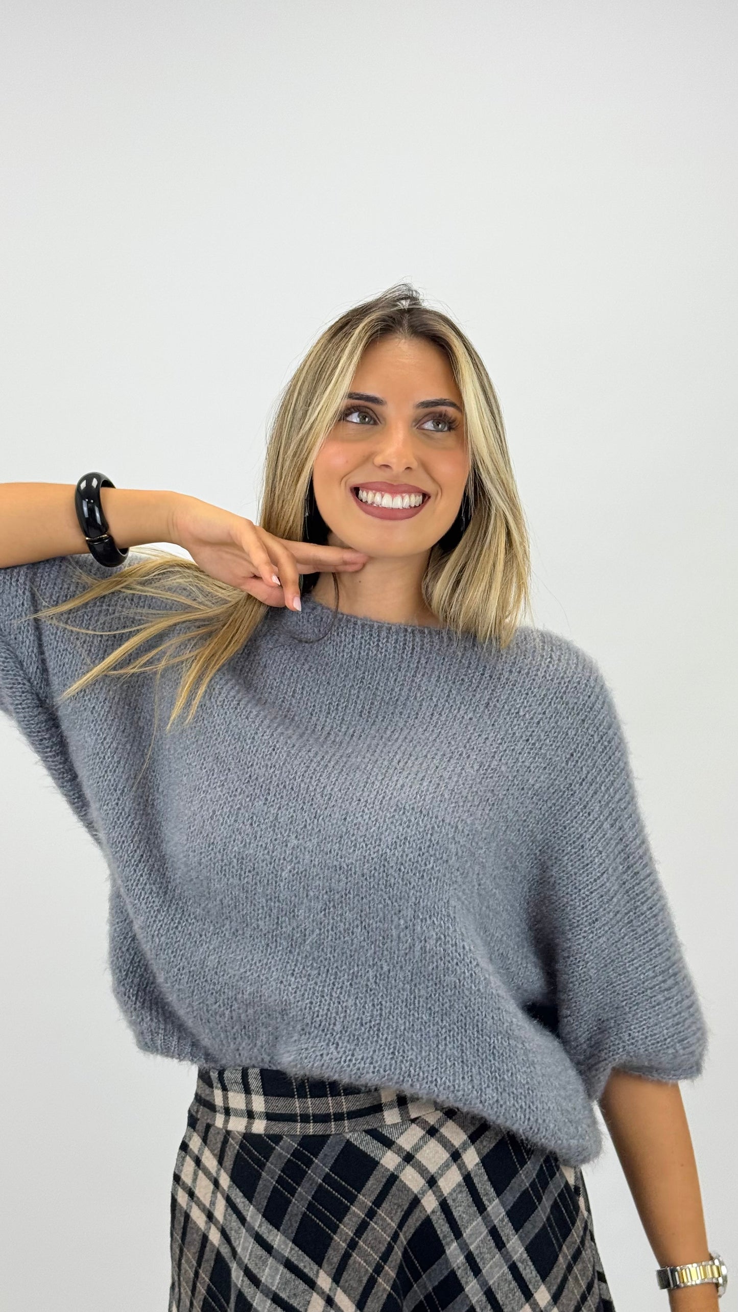 Camisola malha quente e fofa cinza