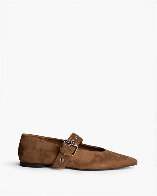 Sapato raso com fivela camel