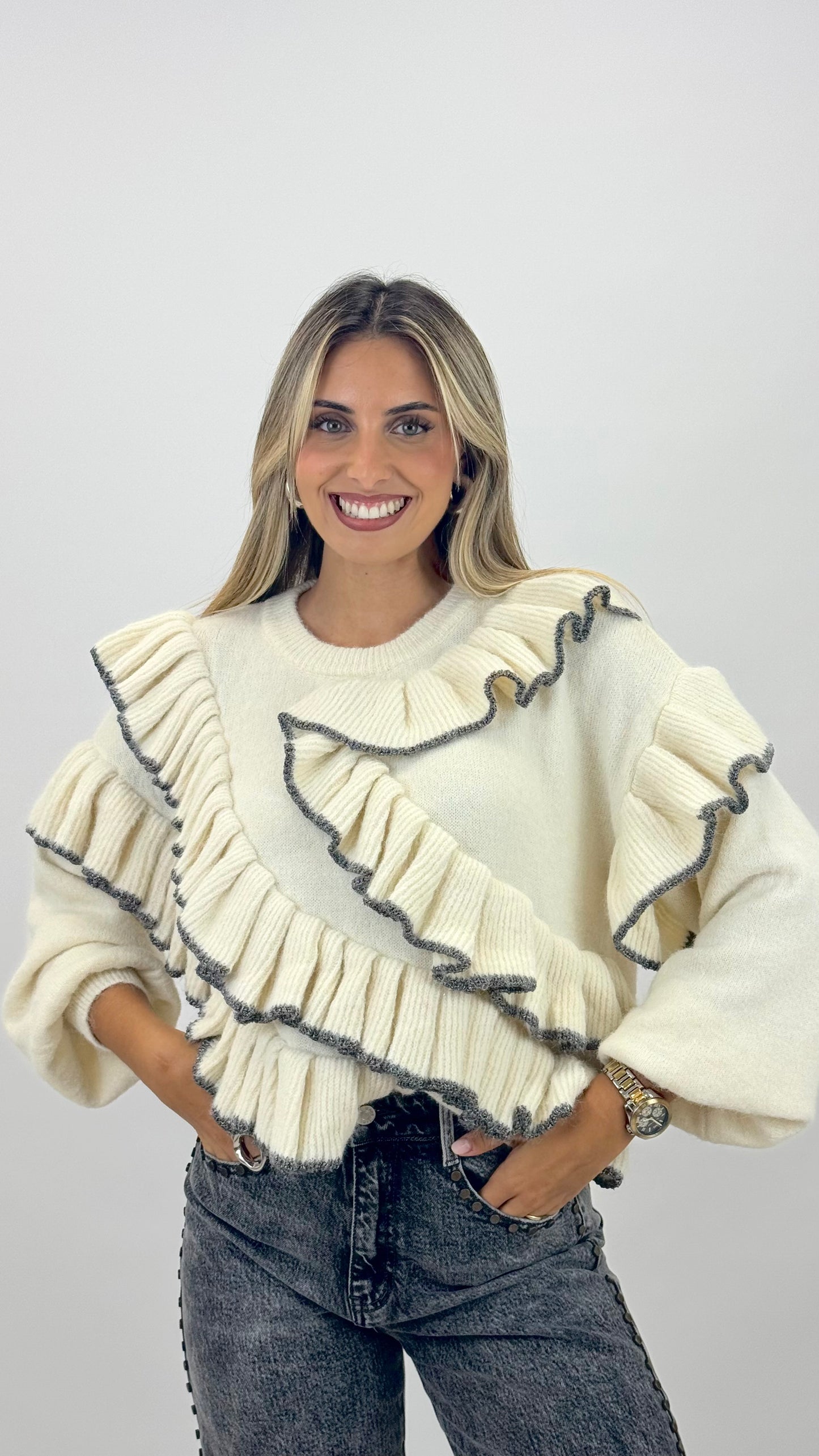 Camisola malha pérola com folhos debruados a prata