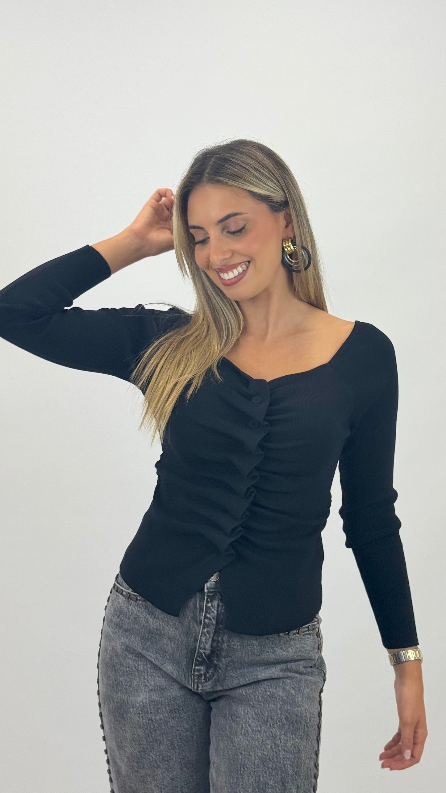 Camisola malha justa preta com folhinhos