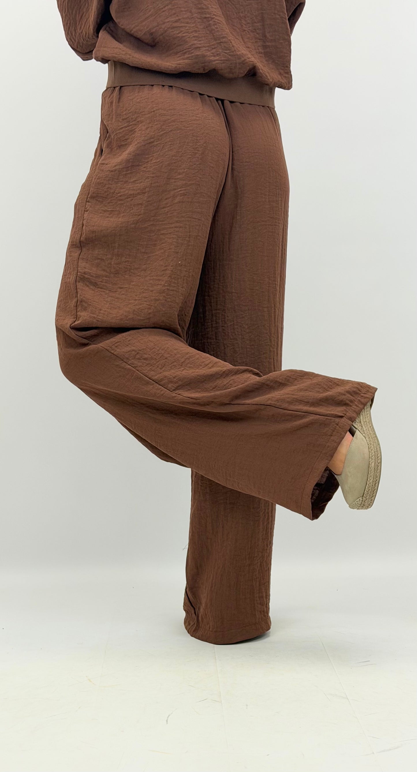 Pantalona com elástico tecido castanho