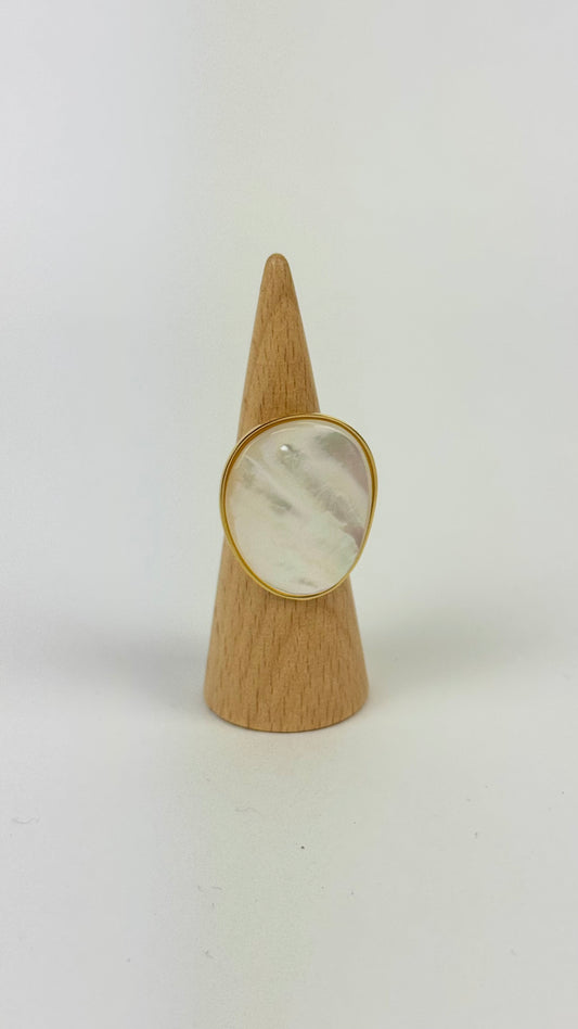 Anel aço dourado pedra estilo madrepérola