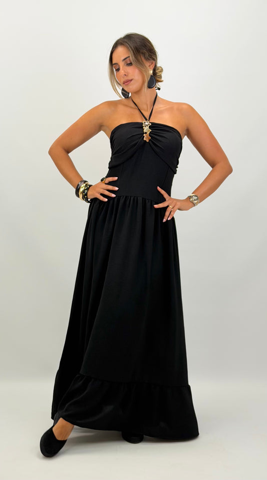 Vestido preto com estrelas no decote