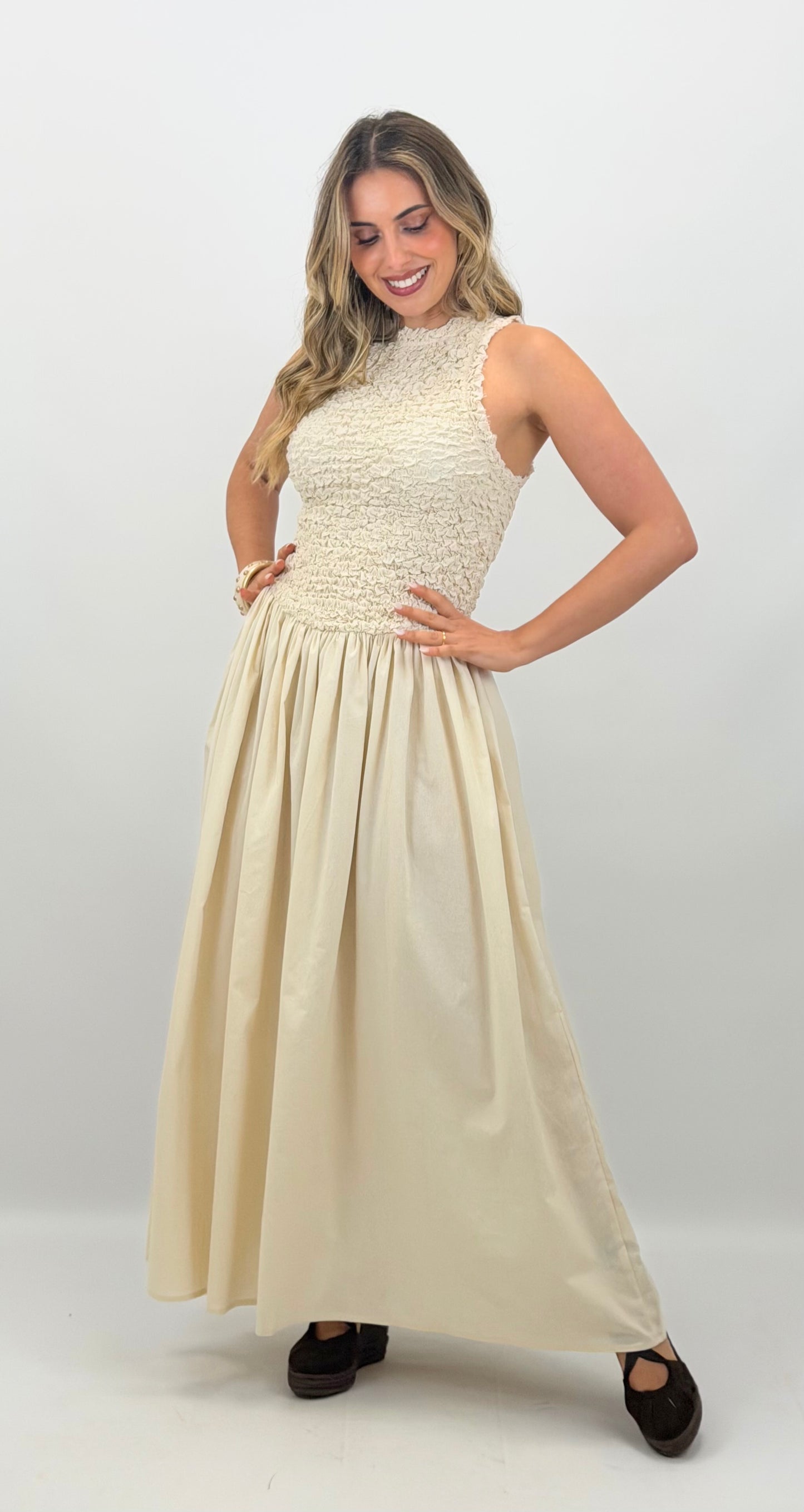 Vestido favos de mel creme