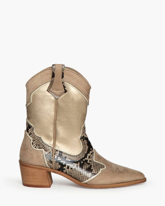 Bota texana rasa com tons de bege e dourado