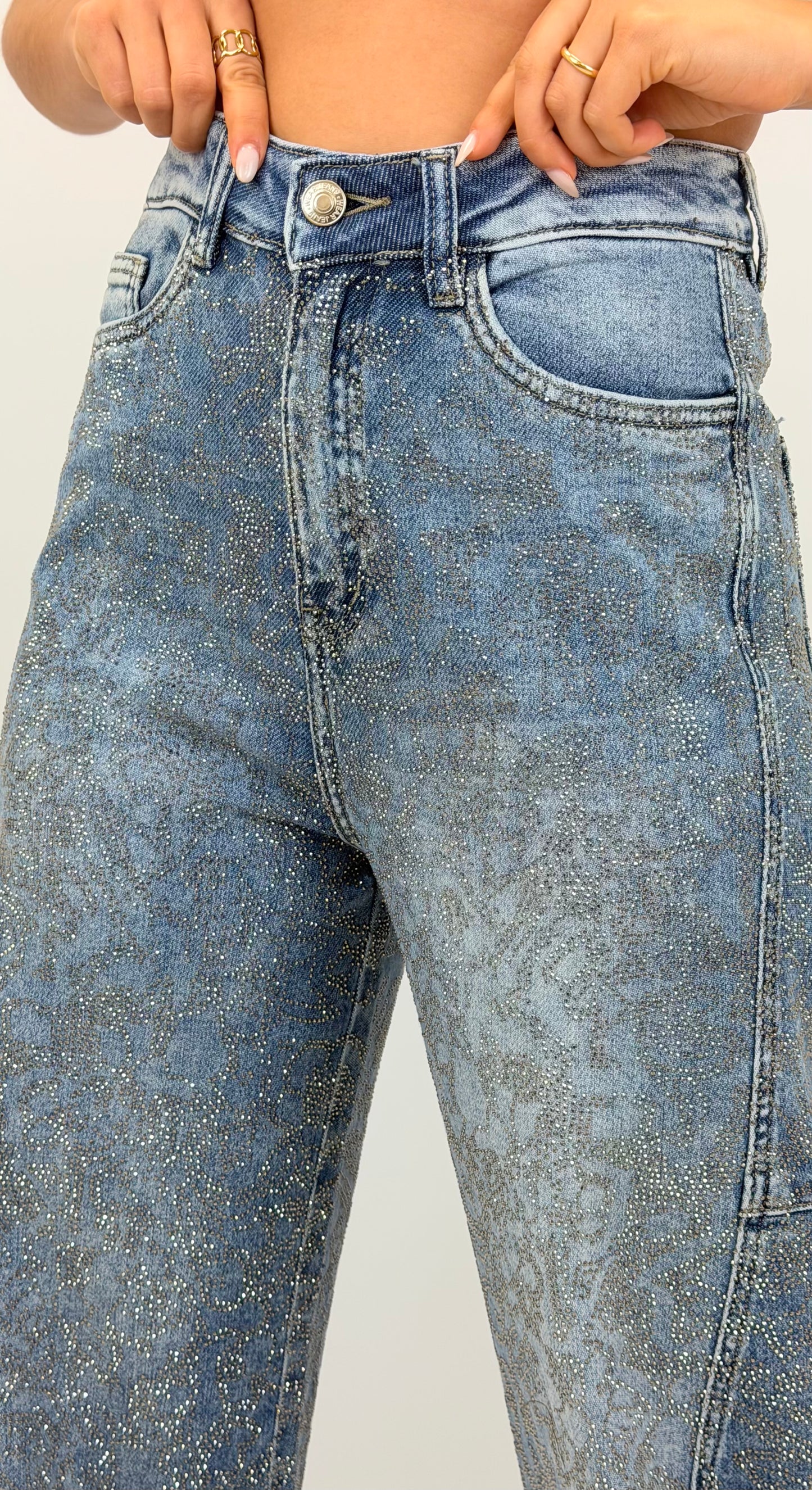 Calças ganga estilo baloon com brilhos