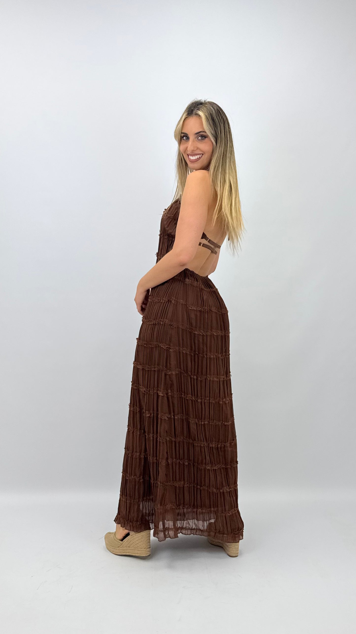 Vestido justo drapeado com folhinhos castanho