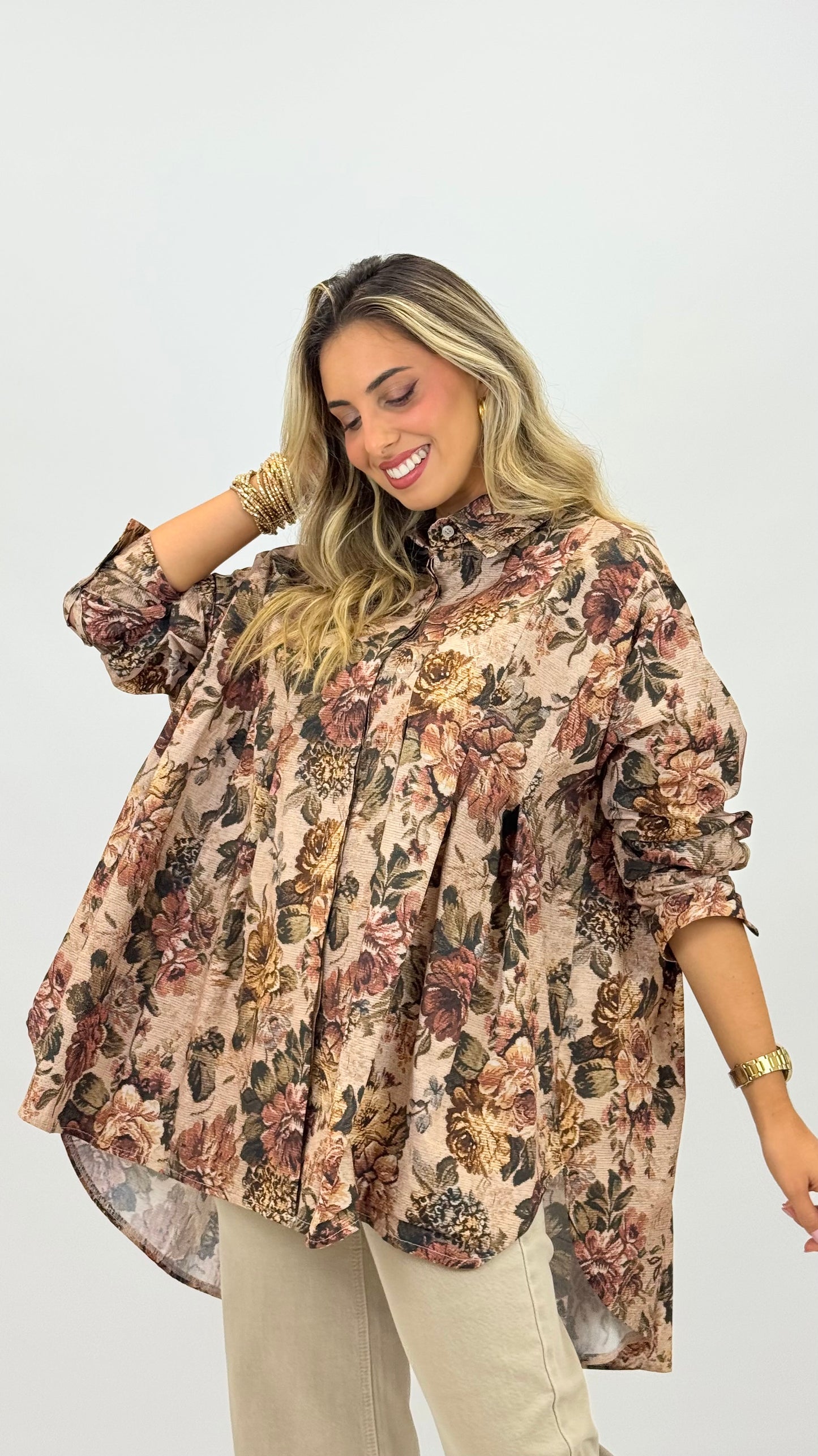 Camisa larga estampado floral romântico