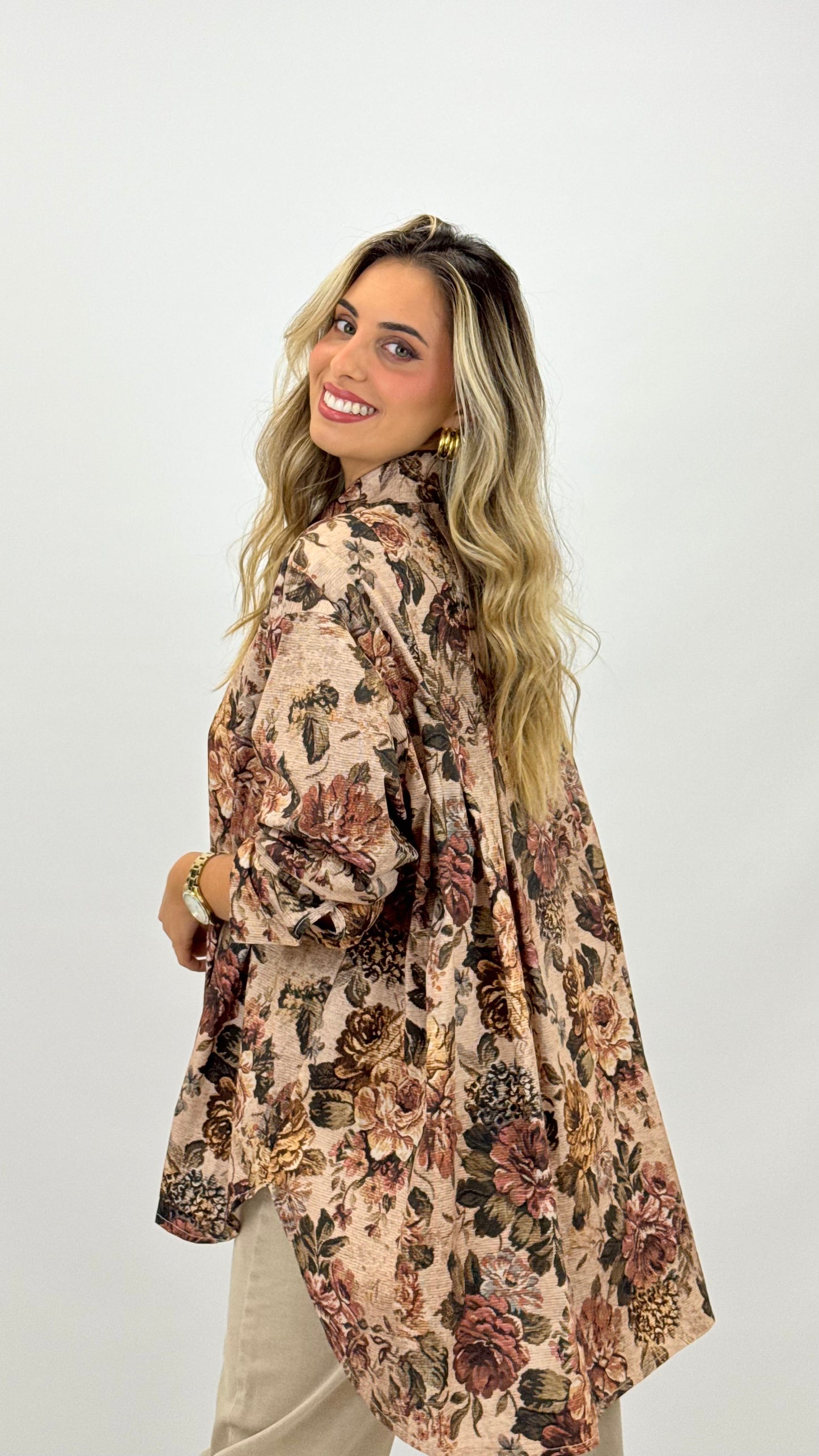 Camisa larga estampado floral romântico