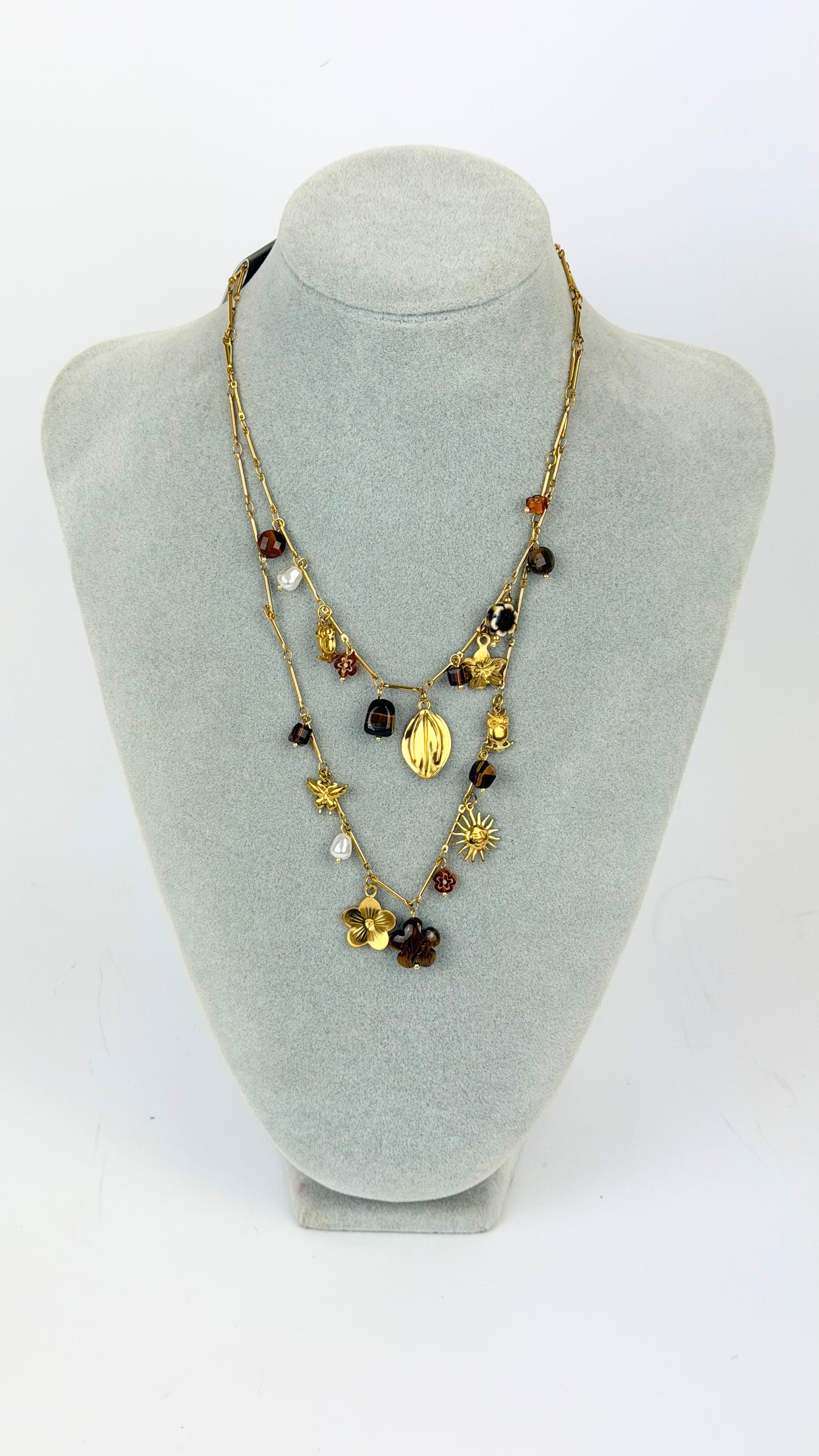 Fio duas voltas aço dourado com pendentes tons castanho