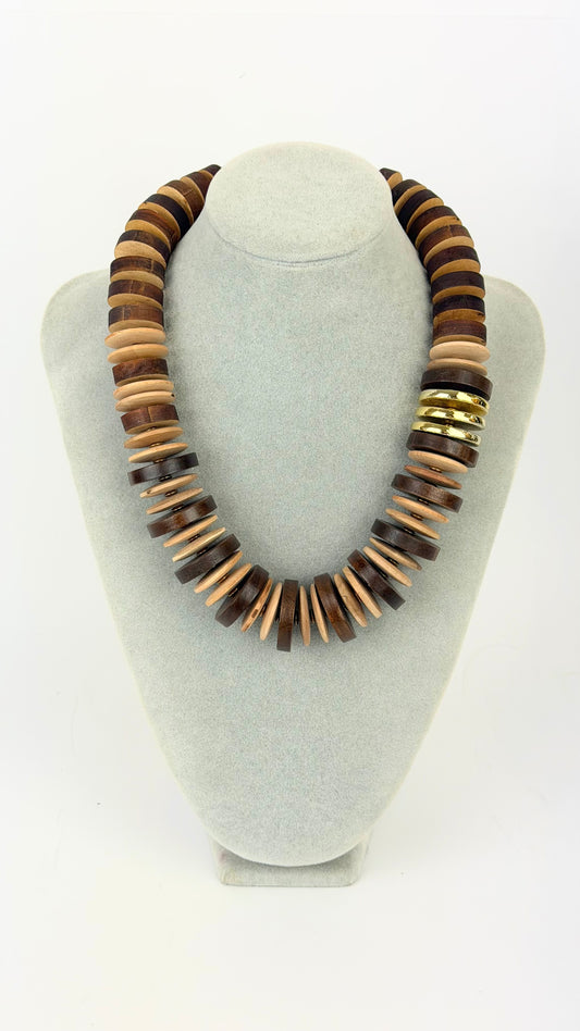 Colar rodas estilo madeira e dourado