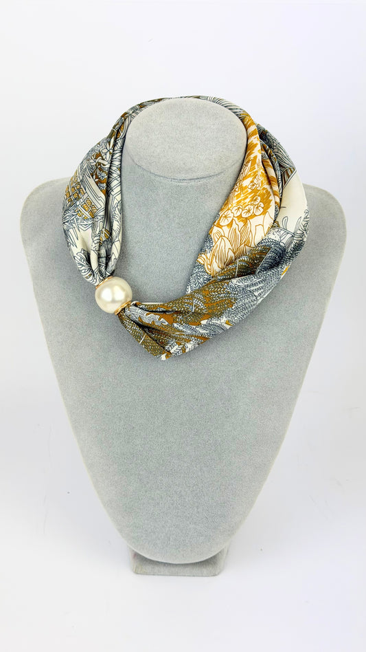 Lenço estampado floral tons amarelo e creme