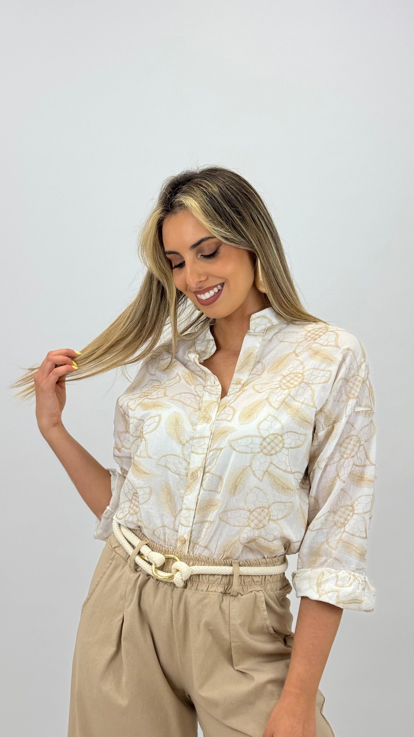 Blusa/Camisa creme bordado bege