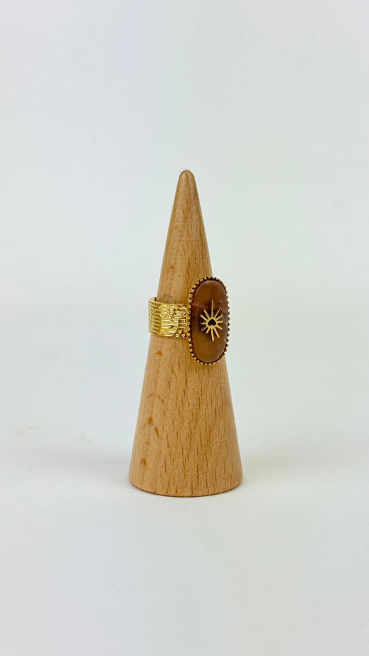 Anel aço dourado ajustável com pedra castanha
