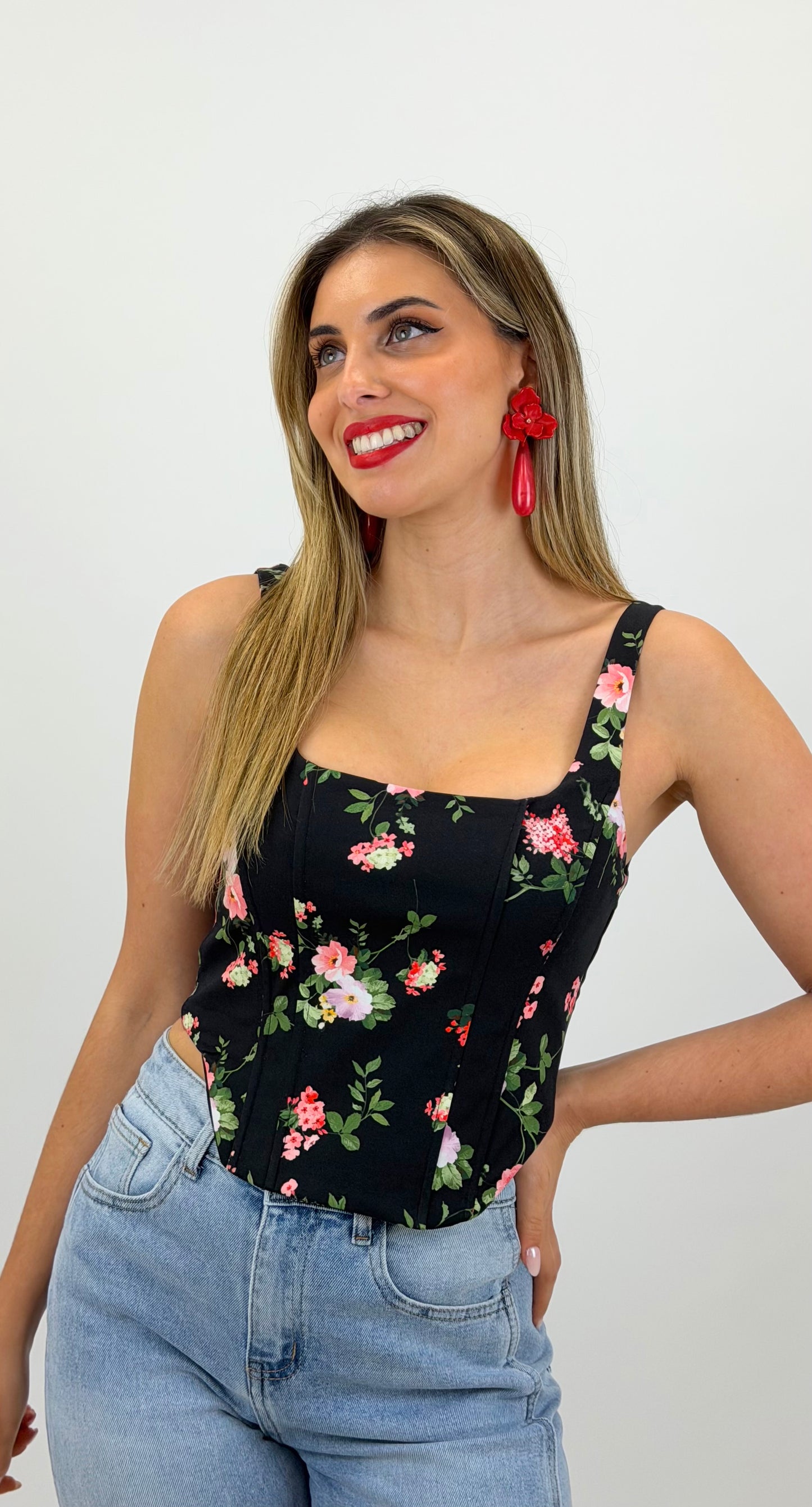 Top/corpete preto com estampado floral