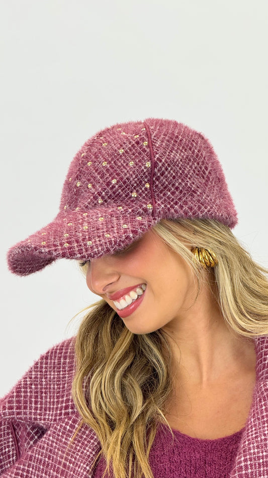 Chapéu tons bordeaux/amora com tachas douradas